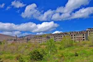 松尾鉱山　廃墟アパート群