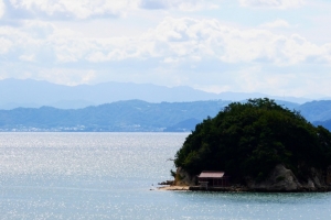 小豆島から見える弁天島