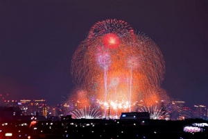 8/27 8:30pm グランドフィナーレの“花火”が大阪の夜空を華やかに彩りました・・・!!!
